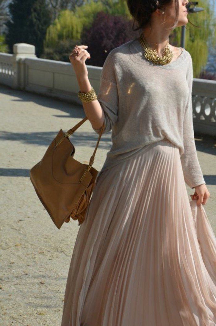 robe beige accessoires