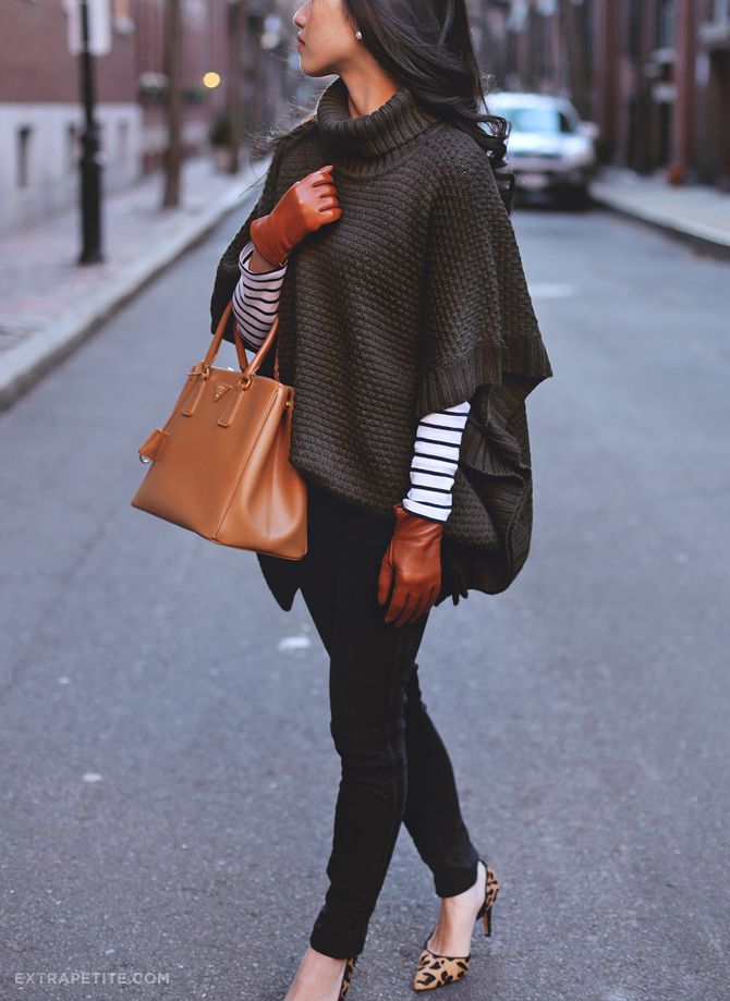 How to style a poncho sweater + gloves for short fingers - Extra