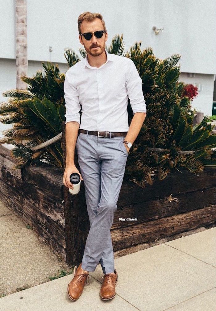 pantalon gris chemise blanche