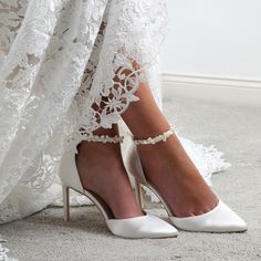 robe et chaussures compensées