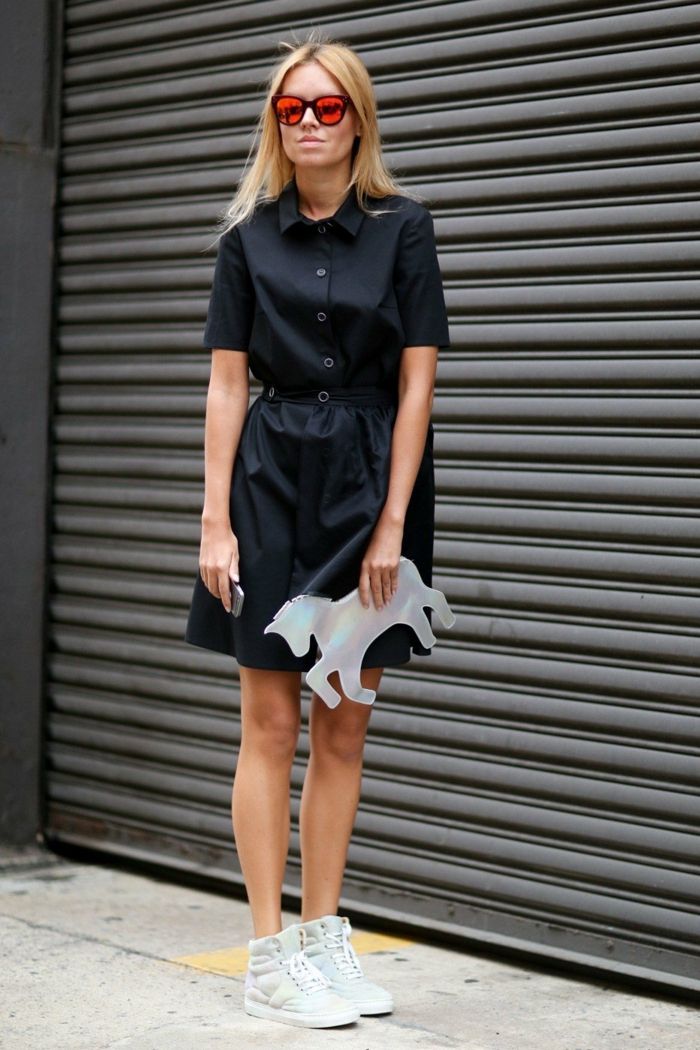 robe et chaussures compensées