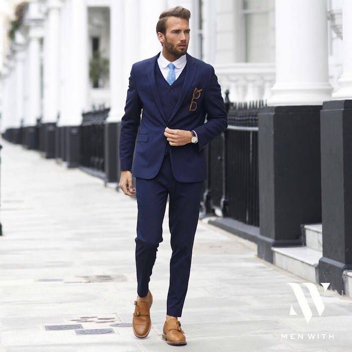 costume bleu chaussure marron