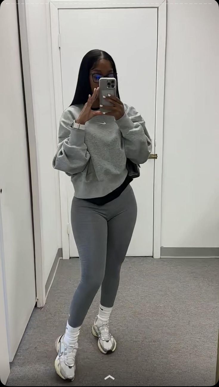 jogging et chemise femme