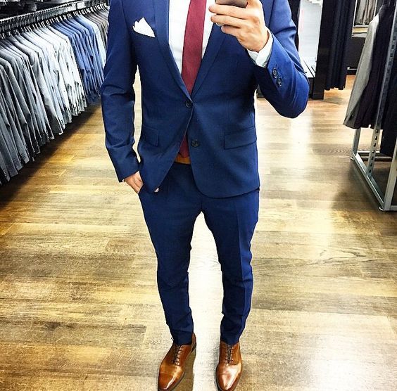 costume bleu chaussure marron