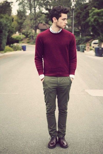 que mettre avec un pull bordeaux